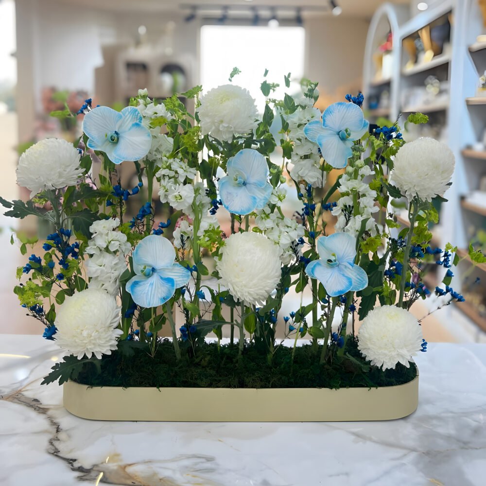 Leather Tray + Flowers White and Blue