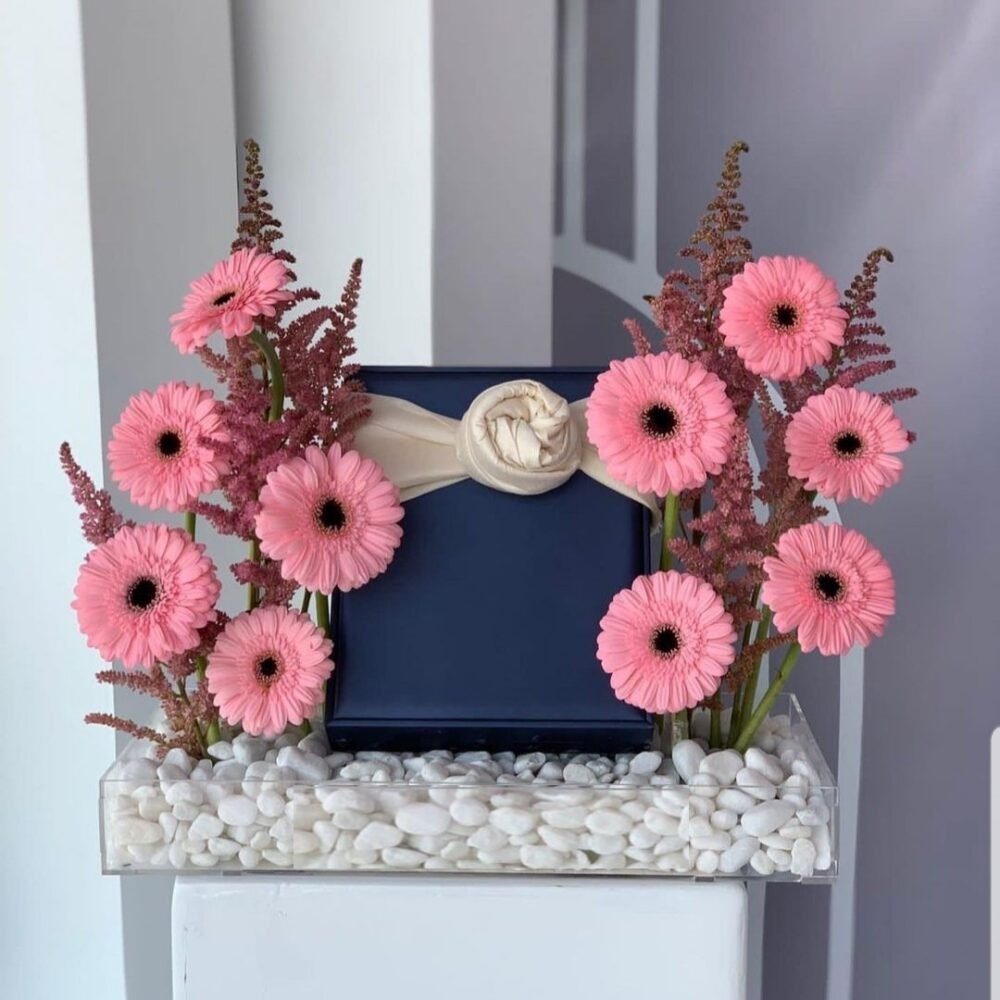 Luxury Acrylic Tray Gift with Pink Gerbera Flowers & Gift Box