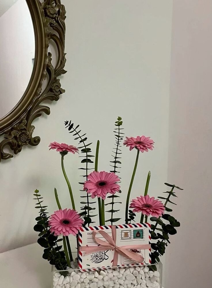 Elegant Acrylic Gift Box with Pink Flowers & Envelope Design