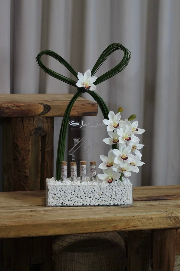 Luxury Acrylic Money Gift Tray with White Orchid (Cymbidium) Flowers