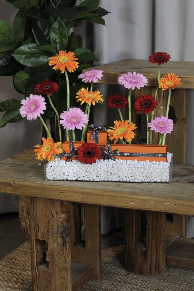 Colorful Gerbera Flower Acrylic Tray – Luxury Floral Gift Arrangement for Birthdays