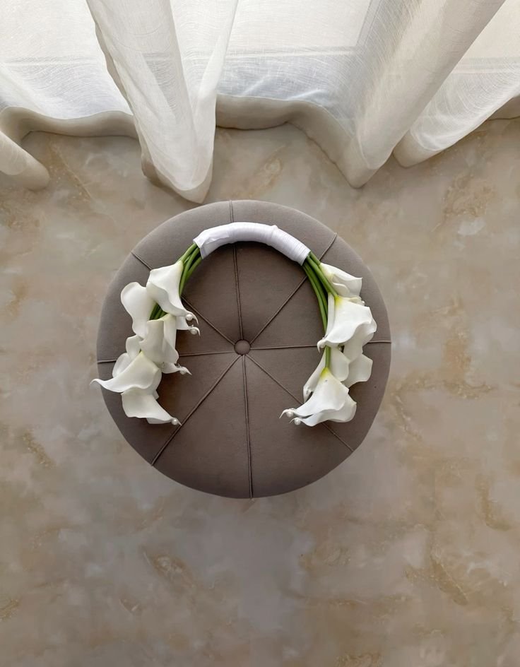 Elegant White Calla Lily Bridal Bouquet – Luxury Wedding Hand Bouquet for Bride