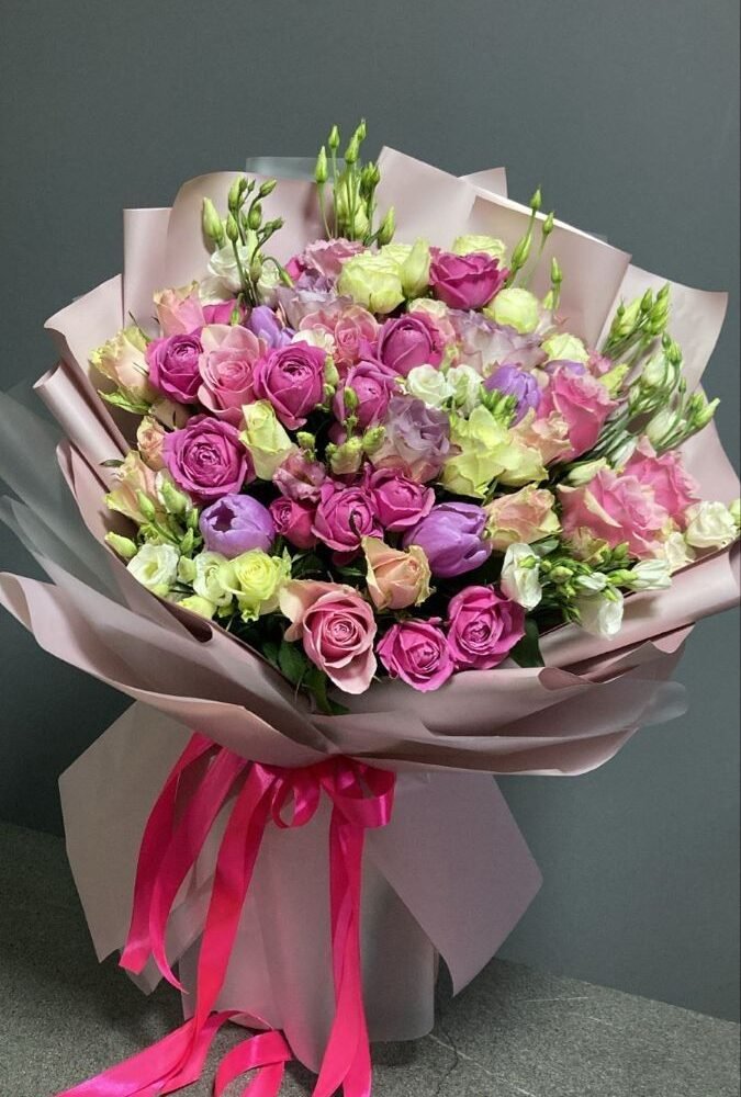Luxury Pink Mixed Flower Bouquet – Premium Roses