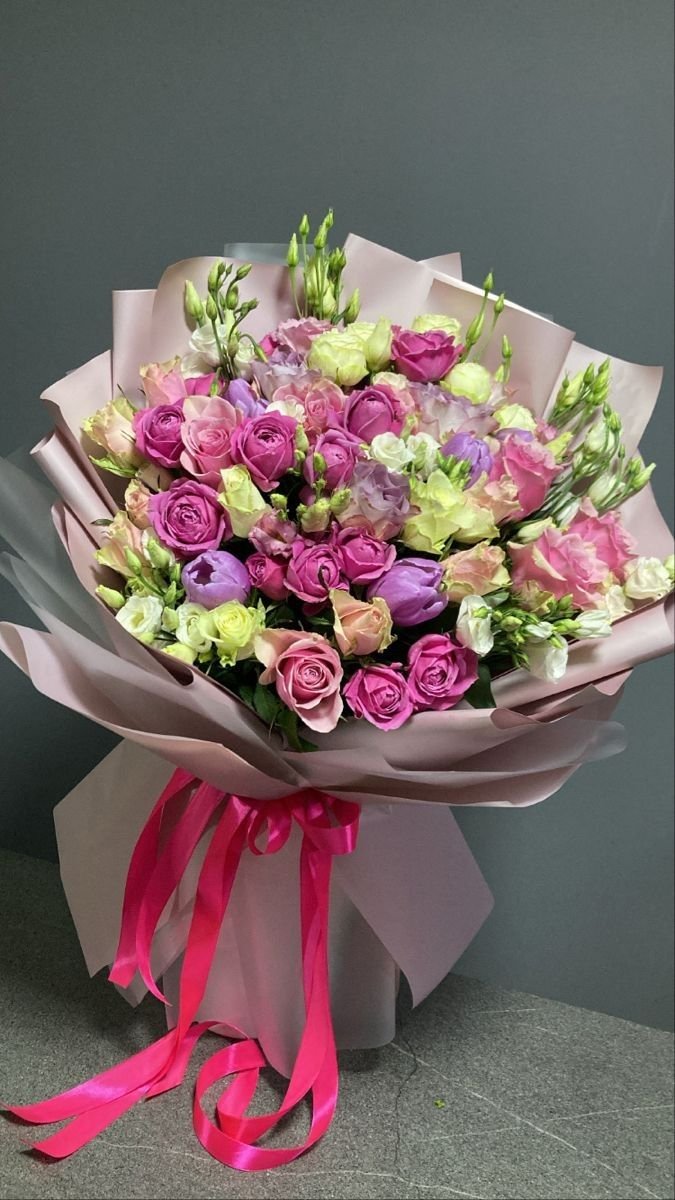 Luxury Pink Mixed Flower Bouquet – Premium Roses