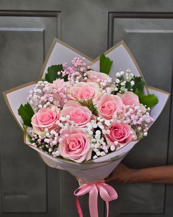Luxury Pink Rose Bouquet with White Baby’s Breath