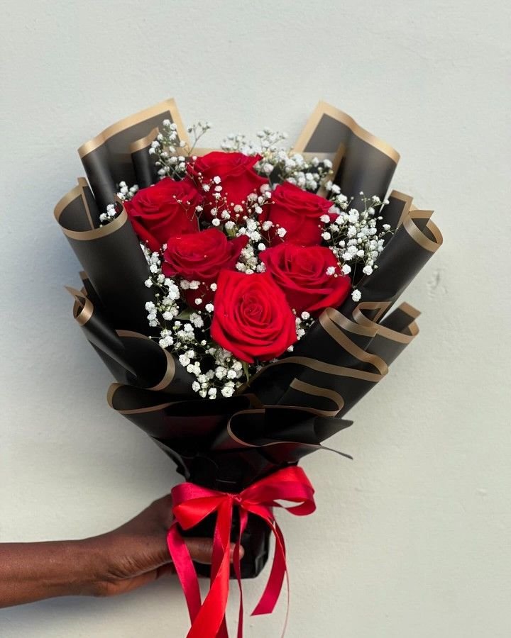 Luxury Red Rose Bouquet with Baby’s Breath