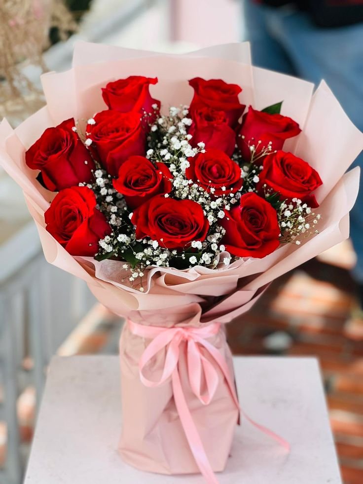 Luxury Red Rose Bouquet with Baby’s Breath