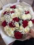 Luxury Red & White Rose Bouquet with Baby’s Breath – Premium Romantic Flower