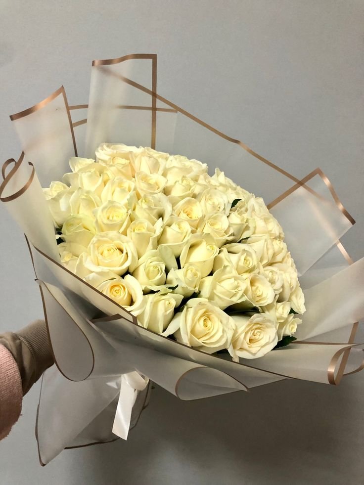 Luxury White Rose Bouquet – Premium Elegant Flower Arrangement