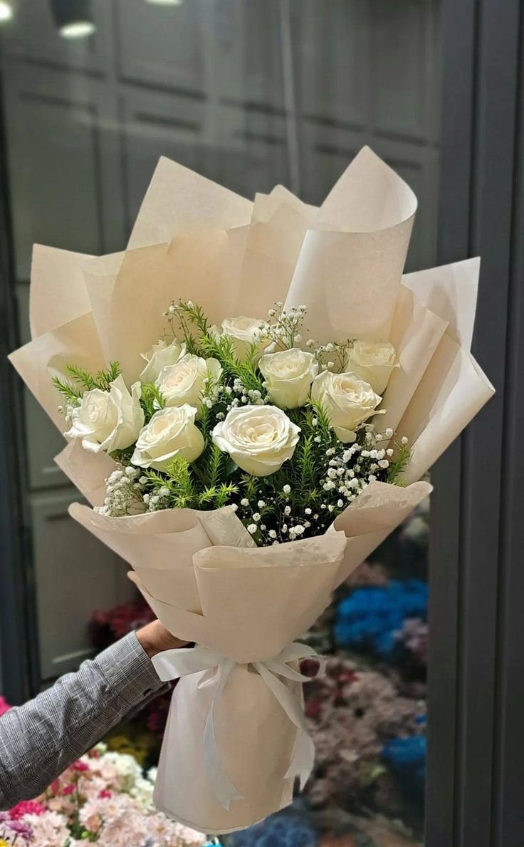 Elegant White Rose Bouquet with Baby’s Breath